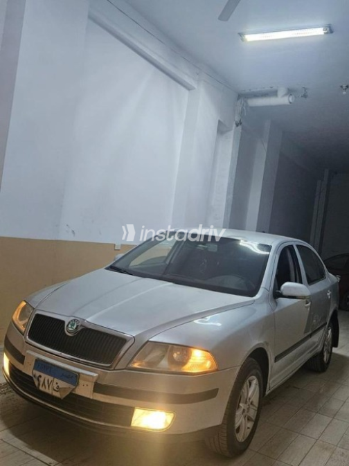 Skoda Octavia 2009 Silver Automatic Used for Sale in El Mahalla - 7