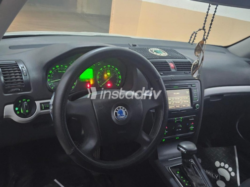 Skoda Octavia 2009 Silver Automatic Used for Sale in El Mahalla - 9