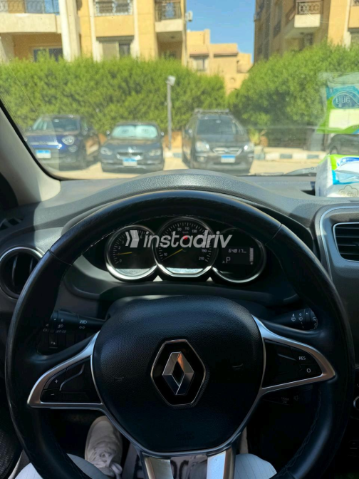 Renault Sandero Step Way 2021 Black Automatic Used for Sale in Greater Cairo ( Cairo + Giza) - 1