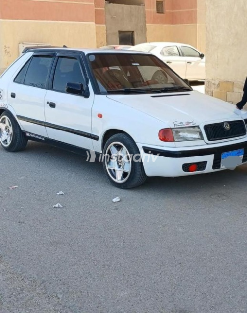 سكودا فيليشيا 2000 أبيض أوتوماتيك مستعملة للبيع في السويس‎ - 2