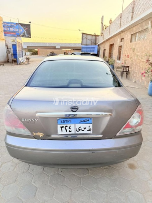 Nissan Sunny 2015 Gray Automatic Used for Sale in Greater Cairo ( Cairo + Giza) - 3
