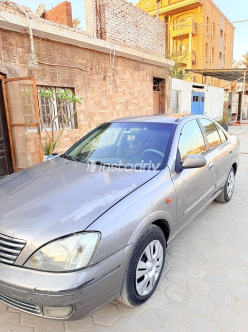 Nissan Sunny 2015 Gray Automatic Used for Sale in Greater Cairo ( Cairo + Giza) - 4