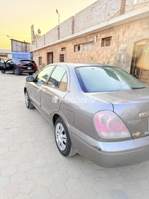 Nissan Sunny 2015 Gray Automatic Used for Sale in Greater Cairo ( Cairo + Giza) - 5