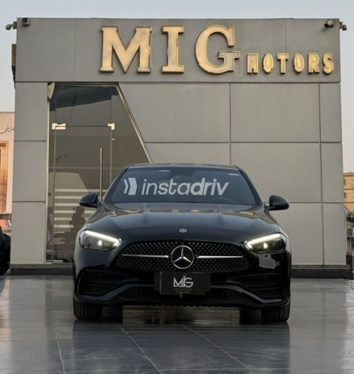 مرسيدس C 200 2023 أسود أوتوماتيك مستعملة للبيع في مدينة الشيخ زايد - 2