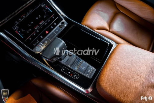 اودي Q8 2019 أزرق غامق أوتوماتيك مستعملة للبيع في القاهرة - 5