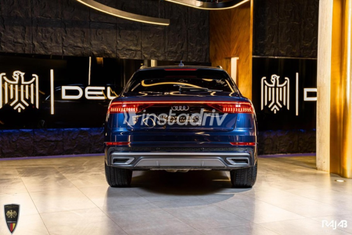 اودي Q8 2019 أزرق غامق أوتوماتيك مستعملة للبيع في القاهرة - 10