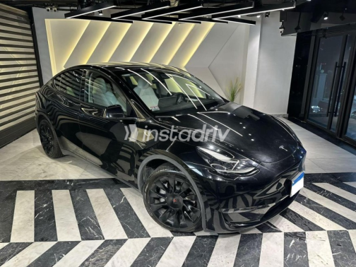 تسلا Model Y 2023 أسود أوتوماتيك مستعملة للبيع في شيراتون - 1