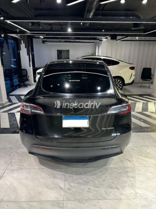 تسلا Model Y 2023 أسود أوتوماتيك مستعملة للبيع في شيراتون - 4