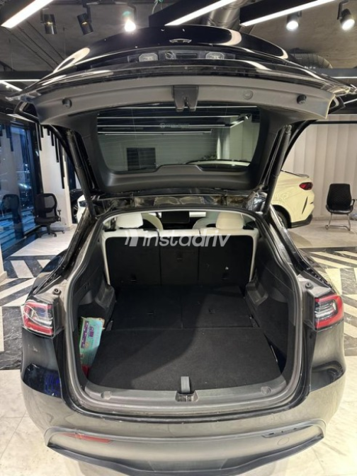 تسلا Model Y 2023 أسود أوتوماتيك مستعملة للبيع في شيراتون - 6