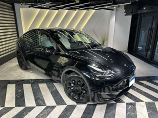 Tesla Model Y 2023 Black Automatic Used for Sale in Sheraton