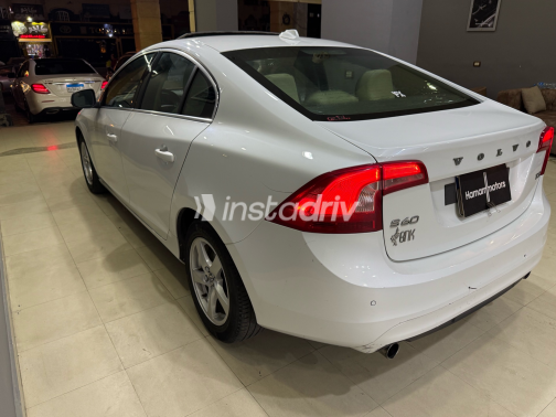 فولفو S60 2018 أبيض أوتوماتيك مستعملة للبيع في القاهرة الكبرى ( القاهرة - الجيزة) - 7