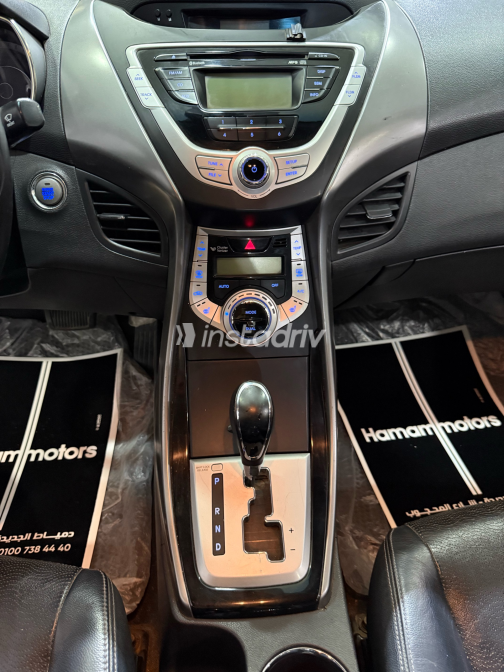 Hyundai Avante 2011 White Automatic Used for Sale in Greater Cairo ( Cairo + Giza) - 2