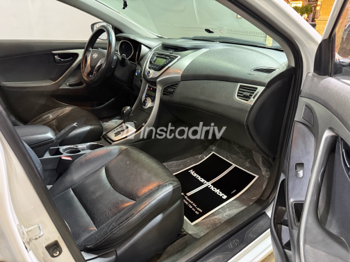 Hyundai Avante 2011 White Automatic Used for Sale in Greater Cairo ( Cairo + Giza) - 3