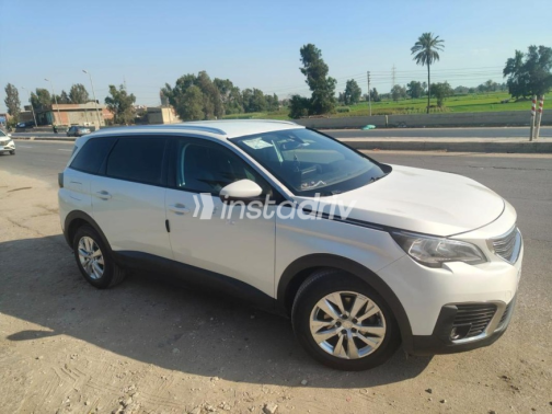 Peugeot 5008 2019 White Automatic Used for Sale in Greater Cairo ( Cairo + Giza) - 2