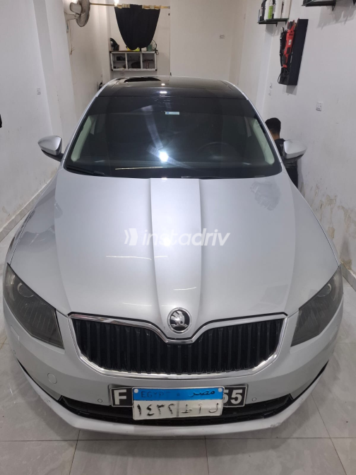سكودا اوكتافيا A7 2016 فضي أوتوماتيك مستعملة للبيع في القاهرة الكبرى ( القاهرة - الجيزة) - 3