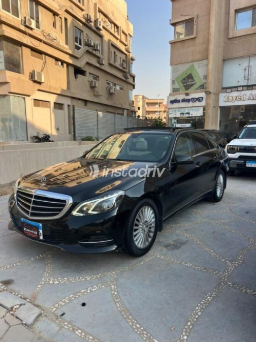 مرسيدس E 250 2017 أسود أوتوماتيك مستعملة للبيع في مدينة الشيخ زايد - 2