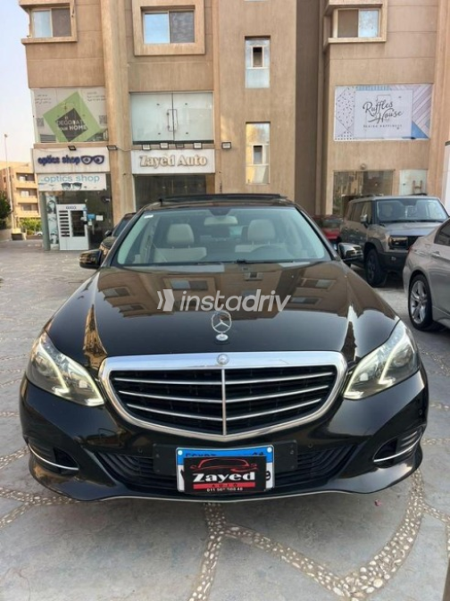 مرسيدس E 250 2017 أسود أوتوماتيك مستعملة للبيع في مدينة الشيخ زايد - 3