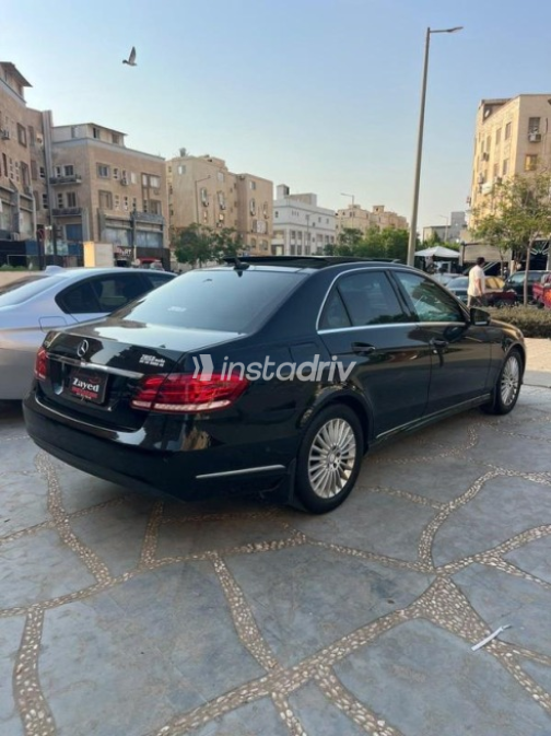 مرسيدس E 250 2017 أسود أوتوماتيك مستعملة للبيع في مدينة الشيخ زايد - 7