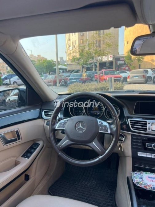 مرسيدس E 250 2017 أسود أوتوماتيك مستعملة للبيع في مدينة الشيخ زايد - 10