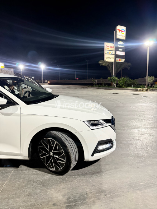 Skoda Octavia 2023 White Automatic Used for Sale in Greater Cairo ( Cairo + Giza) - 4