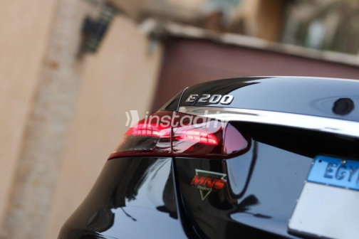 Mercedes E 200 2023 Black Automatic Used for Sale in Cairo - 7