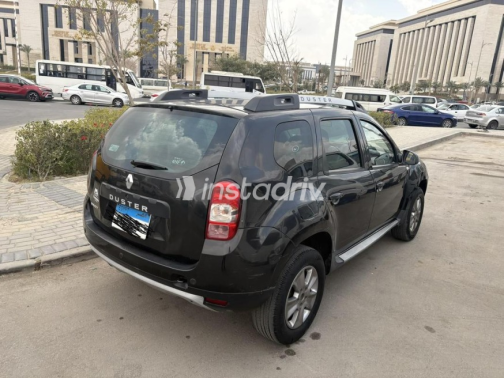 Renault Duster 2017 White Automatic Used for Sale in Greater Cairo ( Cairo + Giza) - 4