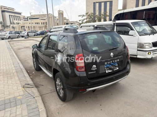 Renault Duster 2017 White Automatic Used for Sale in Greater Cairo ( Cairo + Giza) - 5
