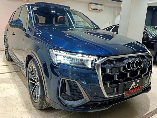 Audi Q7 2025 White Automatic Used for Sale in Greater Cairo ( Cairo + Giza) - 3