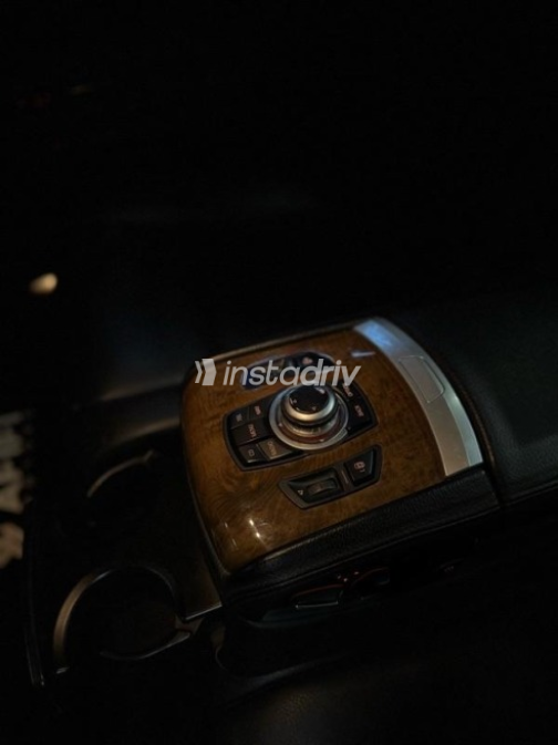 BMW 750 2011 Black Automatic Used for Sale in Cairo - 7