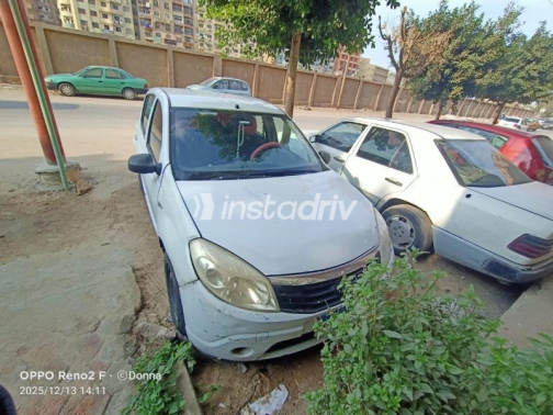 Renault Sandero 2011 White Automatic Used for Sale in Beni Suef - 2