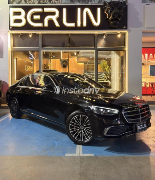 مرسيدس S 450 2022 أسود أوتوماتيك مستعملة للبيع في القاهرة - 1