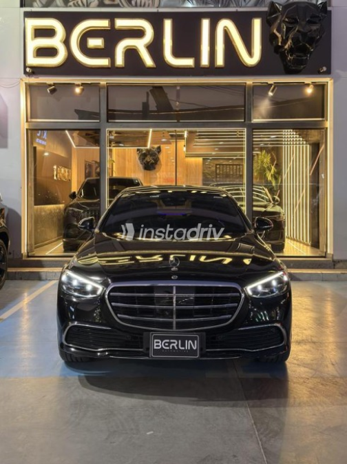 مرسيدس S 450 2022 أسود أوتوماتيك مستعملة للبيع في القاهرة - 2