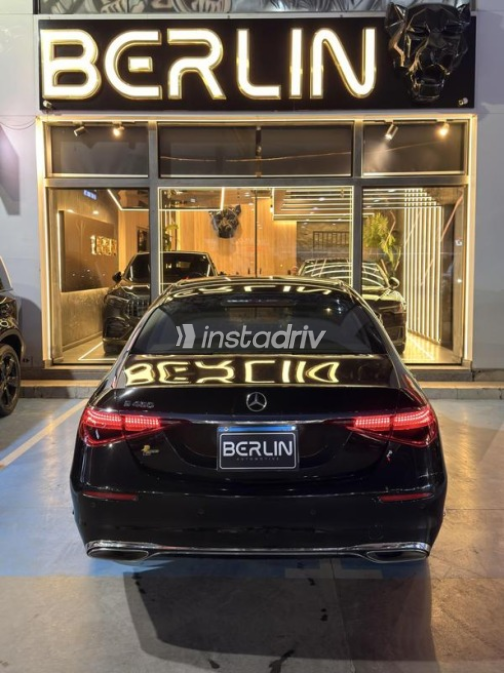 مرسيدس S 450 2022 أسود أوتوماتيك مستعملة للبيع في القاهرة - 3