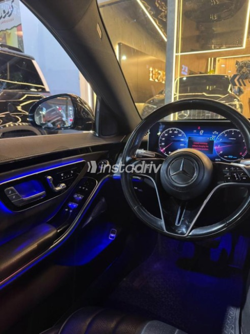 مرسيدس S 450 2022 أسود أوتوماتيك مستعملة للبيع في القاهرة - 5