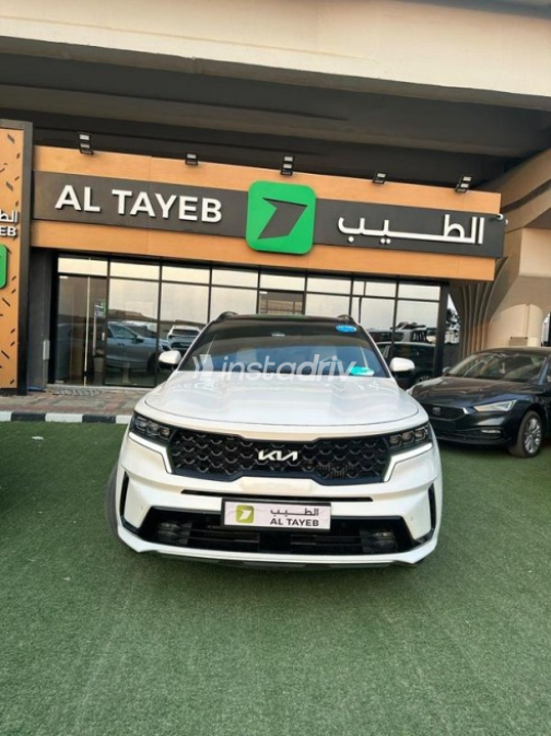 كيا سورينتو 2023 أبيض أوتوماتيك مستعملة للبيع في مدينة نصر - 1
