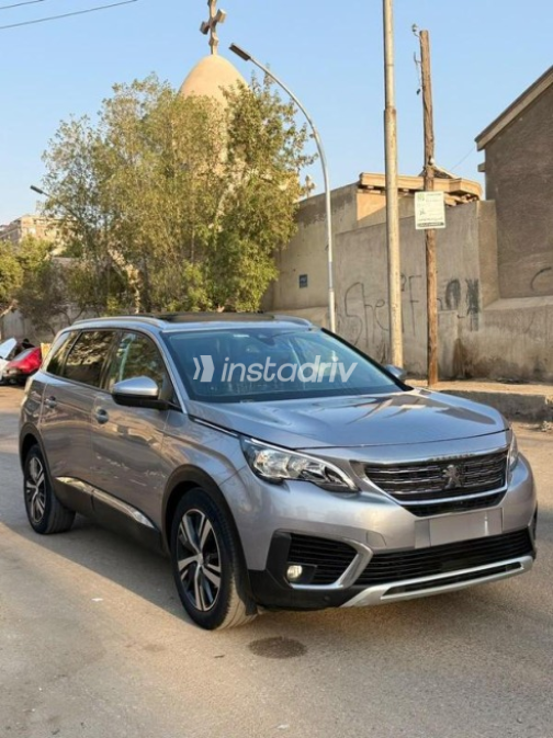 بيجو 5008 2019 رمادي أوتوماتيك مستعملة للبيع في مصر الجديدة - 3