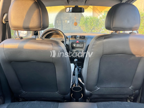 Kia Picanto 2011 Gold Manual Used for Sale in Greater Cairo ( Cairo + Giza) - 5