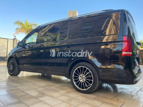 Mercedes V 250 2022 Black Automatic Used for Sale in Maadi - 1
