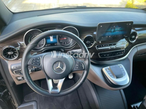 Mercedes V 250 2022 Black Automatic Used for Sale in Maadi - 2