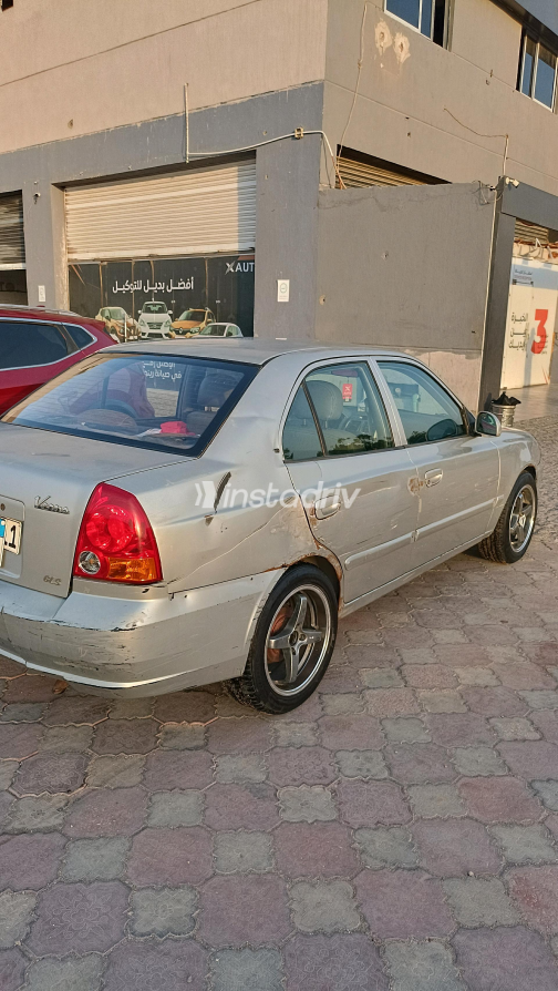 هيونداي فيرنا 2005 فضي يدوي مستعملة للبيع في القاهرة الكبرى ( القاهرة - الجيزة) - 9