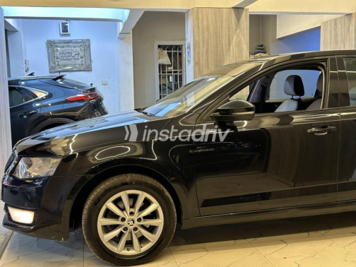 Skoda Octavia 2015 Black Automatic Used for Sale in Cairo - 2