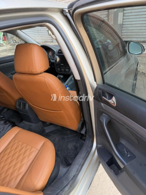 Volkswagen Jetta 2008 Bronze Automatic Used for Sale in Cairo - 2