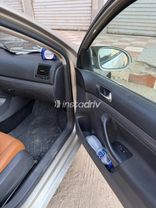 Volkswagen Jetta 2008 Bronze Automatic Used for Sale in Cairo - 3