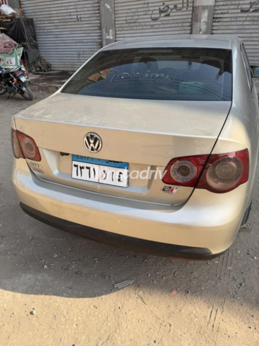 Volkswagen Jetta 2008 Bronze Automatic Used for Sale in Cairo - 7