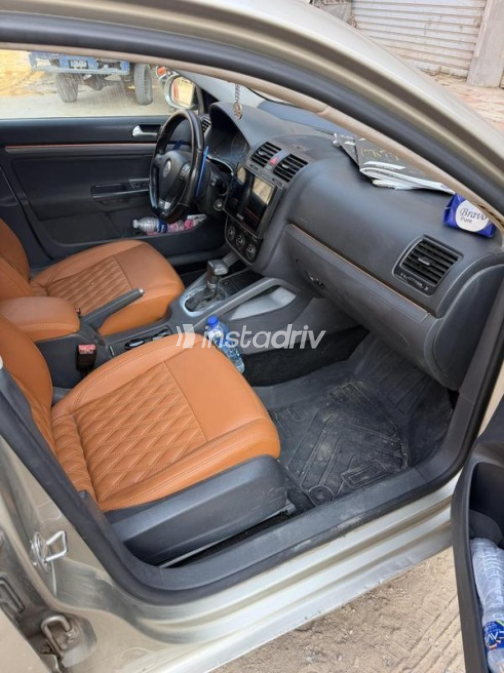 Volkswagen Jetta 2008 Bronze Automatic Used for Sale in Cairo - 9