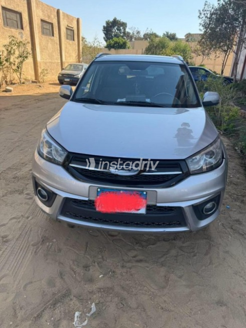 Chery Tiggo 3 2023 White Automatic Used for Sale in Greater Cairo ( Cairo + Giza) - 3
