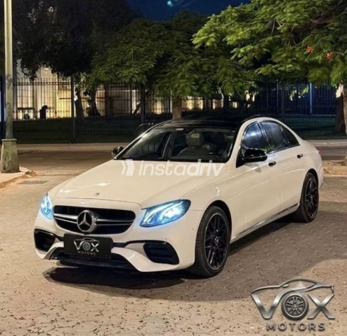 Mercedes E 200 2017 White Automatic Used for Sale in Sheikh Zayed City - 3
