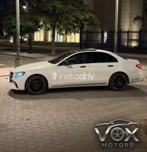 Mercedes E 200 2017 White Automatic Used for Sale in Sheikh Zayed City - 5