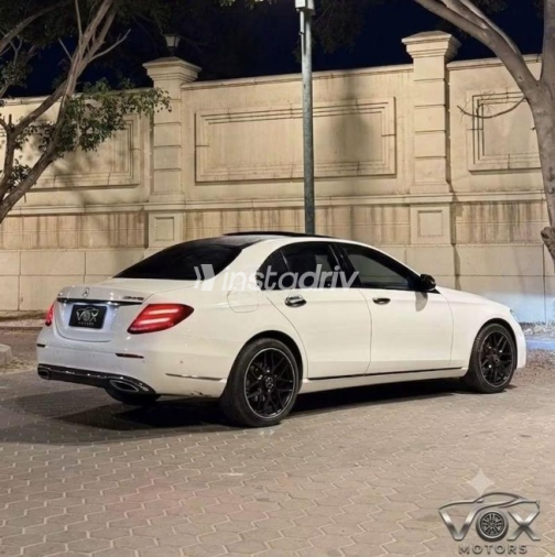 Mercedes E 200 2017 White Automatic Used for Sale in Sheikh Zayed City - 6