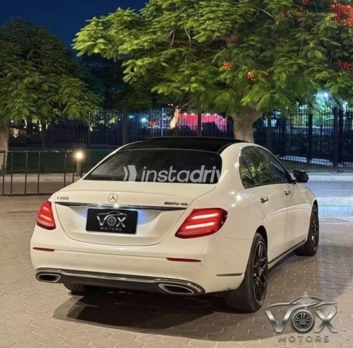 Mercedes E 200 2017 White Automatic Used for Sale in Sheikh Zayed City - 7